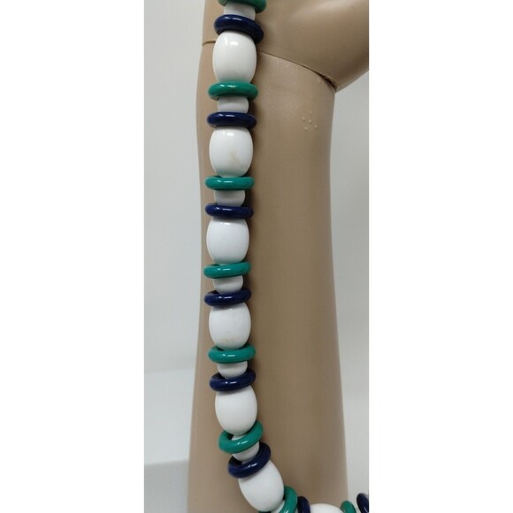 VTG Signed Napier Necklace White Blue Green Bead Mixed Shape Acrylic 18" Retro - Picture 4 of 6